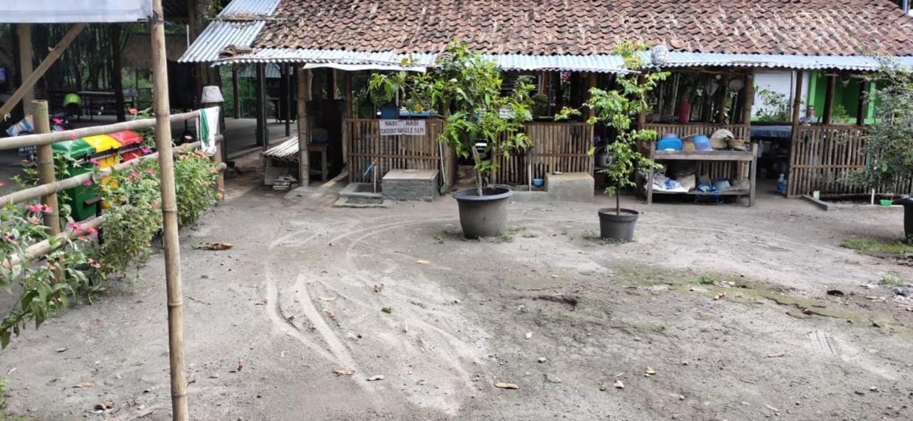 Gerbang Banyu Langit Cottage Bantul Exterior photo